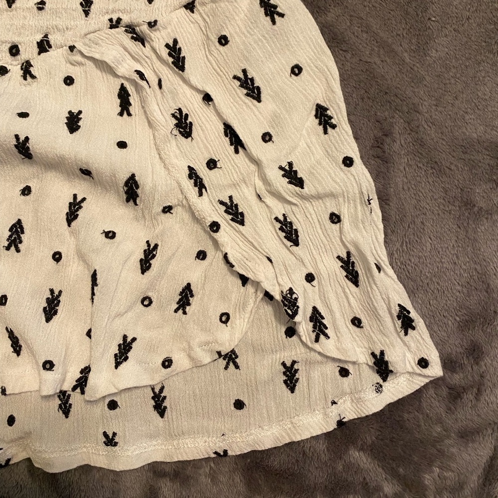 Flowy patterned shorts - Picture 3 of 3